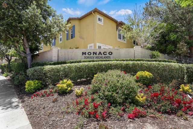 view of community / neighborhood sign