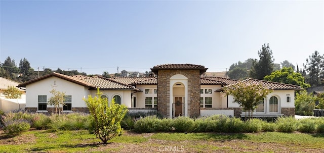 view of mediterranean / spanish-style home