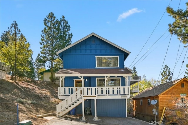 view of front facade featuring a porch