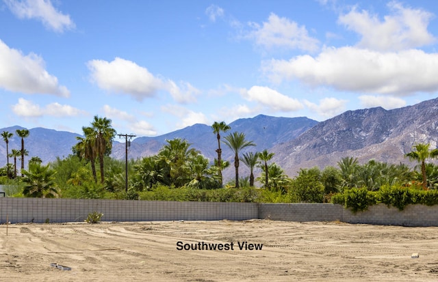 Listing photo 3 for 2600 Anza Trl, Palm Springs CA 92264