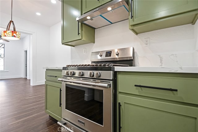 kitchen featuring dark hardwood / wood-style floors, stainless steel stove, ventilation hood, green cabinetry, and decorative light fixtures