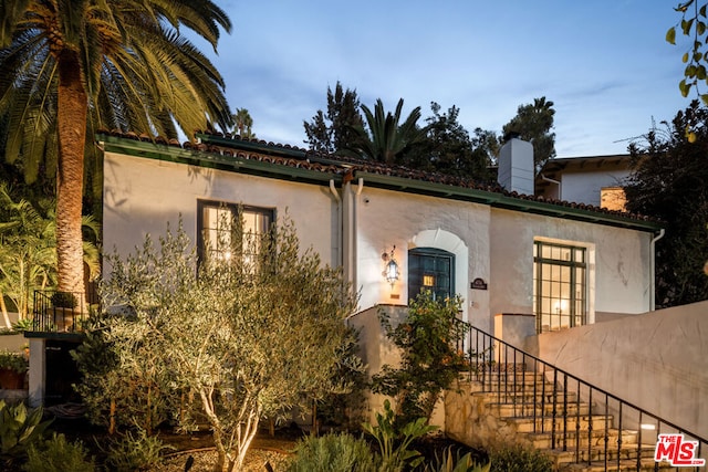 view of mediterranean / spanish-style home