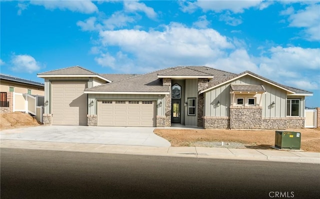 view of front of house featuring a garage