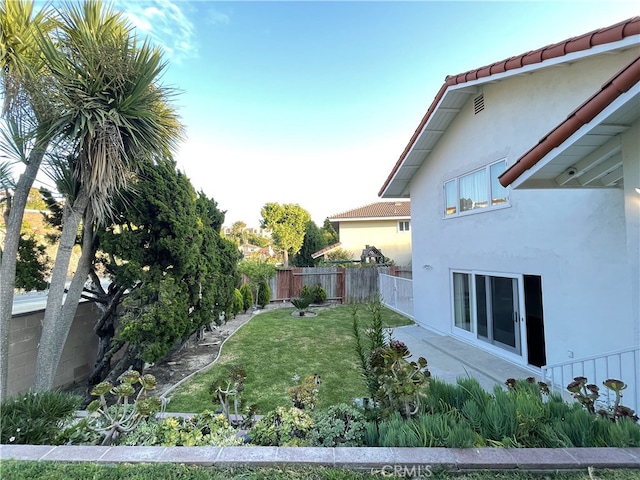 view of yard with a patio area