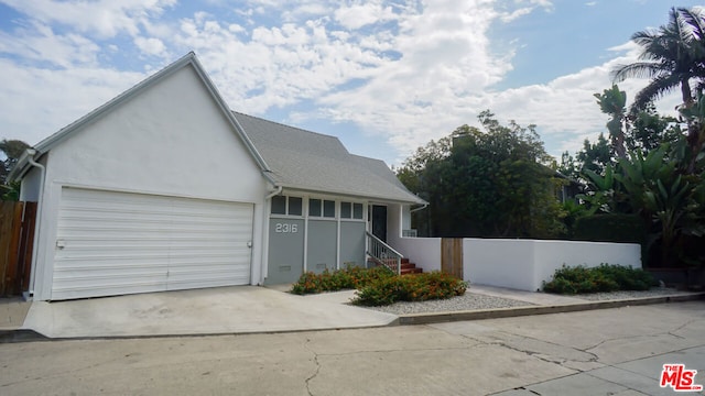 view of front facade with a garage