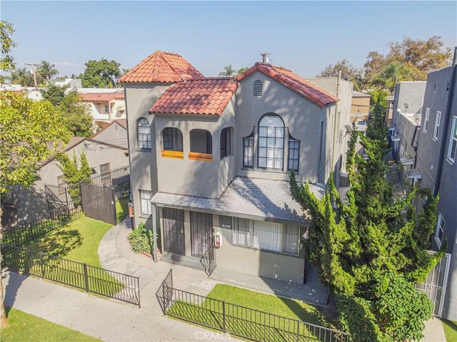 view of mediterranean / spanish-style home