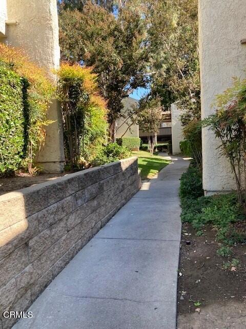 1340 E Hillcrest Dr Unit 8, Thousand Oaks, CA 91362 - view of property's community
