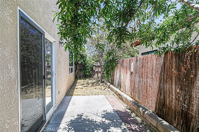 425 Bakeman Ln, Arroyo Grande, CA 93420 - fenced backyard with a patio