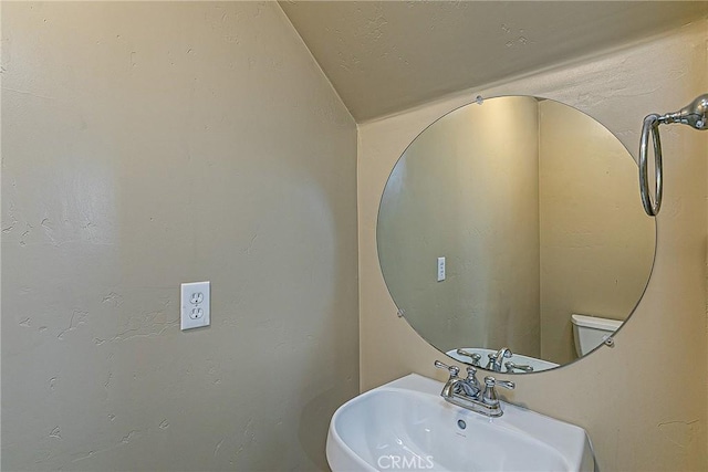 425 Bakeman Ln, Arroyo Grande, CA 93420 - bathroom with a sink and vaulted ceiling