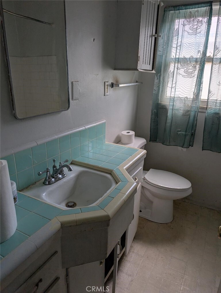 1619 W 136th St, Compton, CA 90222 - photo 4
