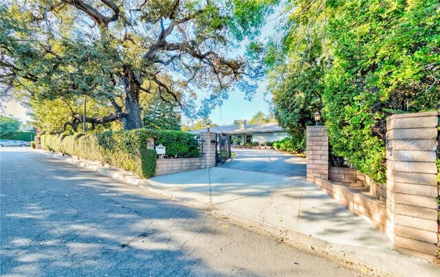 645 W Foothill Blvd, Arcadia, CA 91006 - view of gate