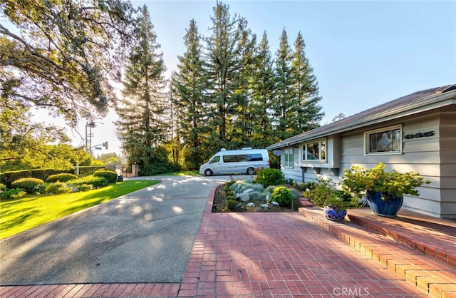 645 W Foothill Blvd, Arcadia, CA 91006 - view of road with street lighting