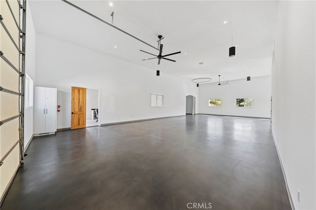 garage featuring ceiling fan