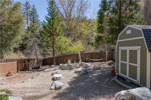 view of yard with a shed