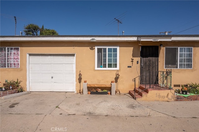 view of front facade featuring a garage