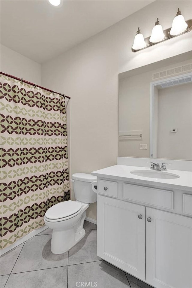 full bath with vanity, visible vents, tile patterned flooring, curtained shower, and toilet