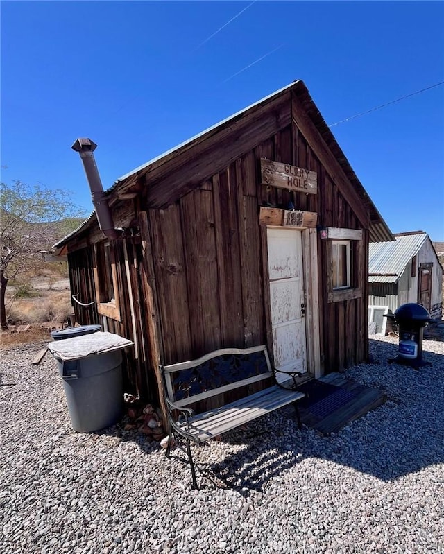 view of outbuilding