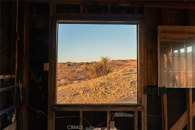 interior details featuring a mountain view