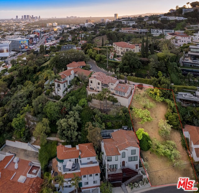 Listing photo 3 for 8430 Harold Way, Los Angeles CA 90069