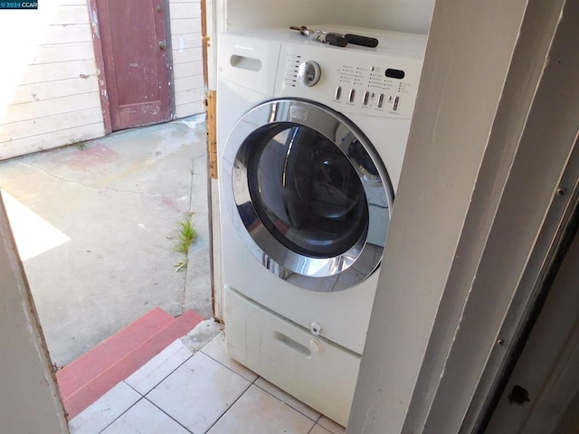 washroom featuring washer / clothes dryer