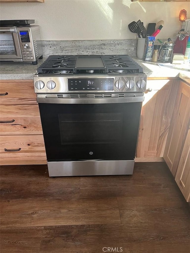 kitchen featuring gas stove