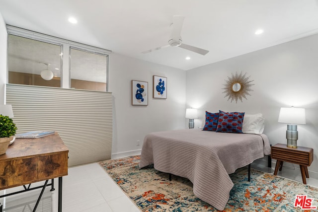 bedroom with ceiling fan