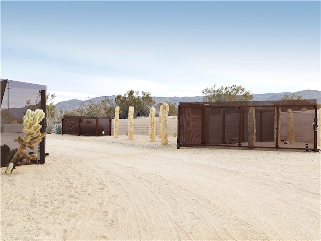 view of yard with a mountain view