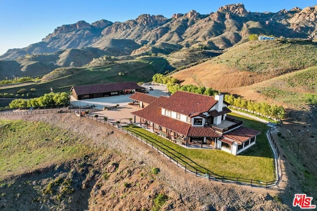 bird's eye view featuring a mountain view