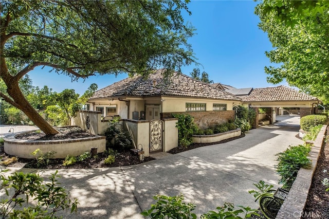 view of mediterranean / spanish-style home