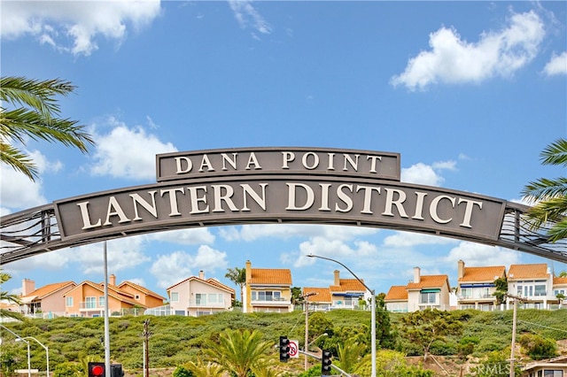 view of community / neighborhood sign