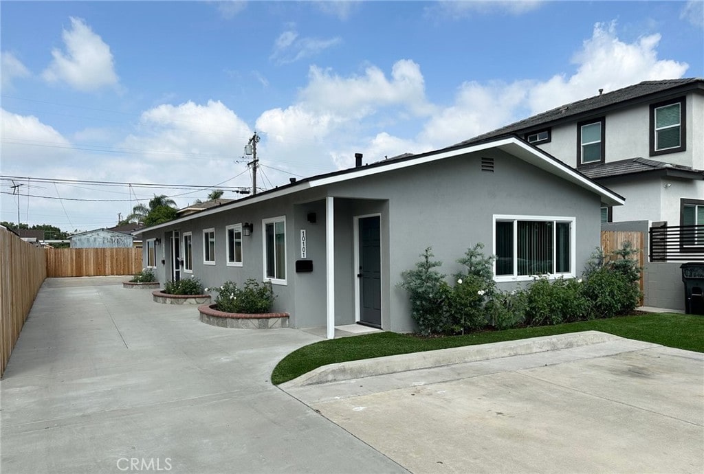 view of front of property with a patio