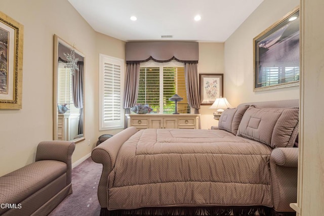 bedroom featuring carpet floors