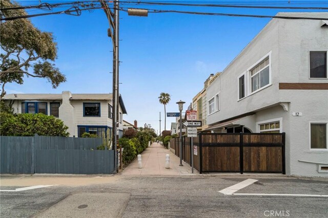 12 25th Pl, Venice, CA 90291 - view of asphalt road featuring street lights