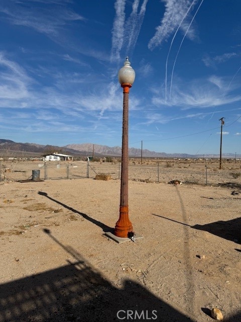 view of yard featuring a rural view