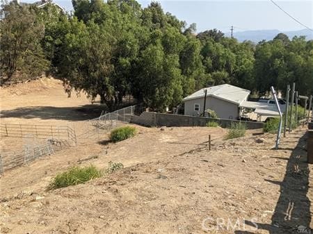 Listing photo 2 for 166 Box Canyon Rd, West Hills CA 91304