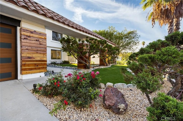 7385 Darnoch Way, West Hills, CA 91307 - view of green lawn