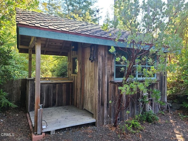 view of outbuilding