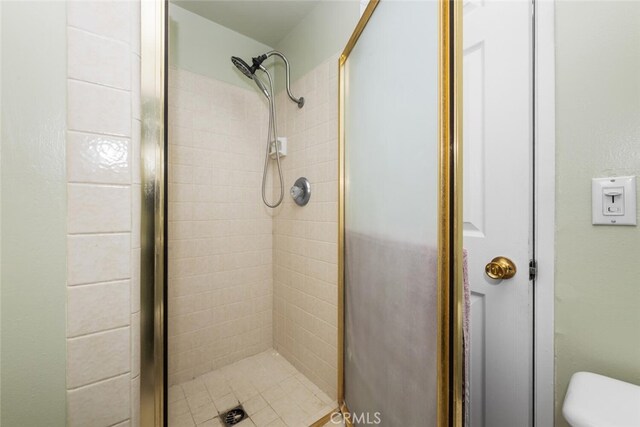 16132 Landmark Dr, Whittier, CA 90604 - bathroom featuring toilet and an enclosed shower