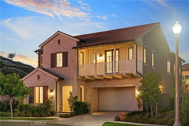 view of front of property featuring a garage