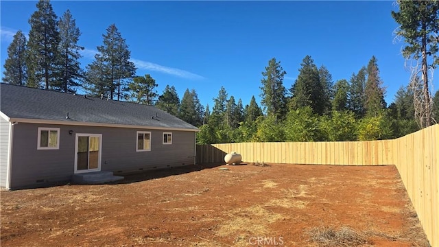 13990 Pineland Cir, Magalia, CA 95954 - fenced backyard with entry steps