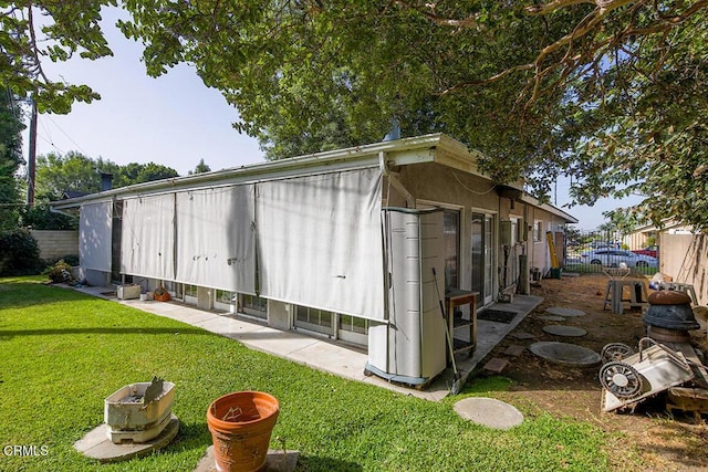 view of outdoor structure with a yard