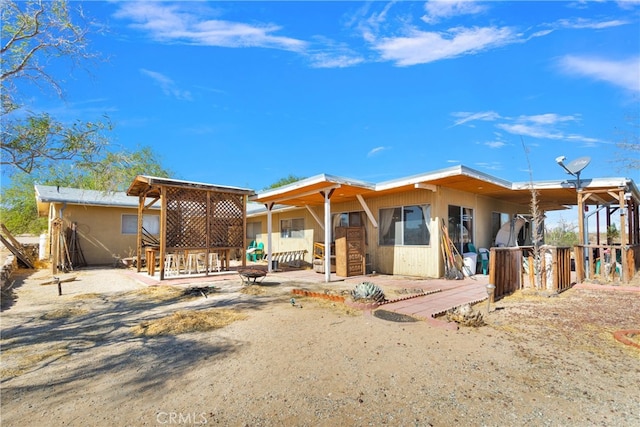 view of front of home featuring a patio area