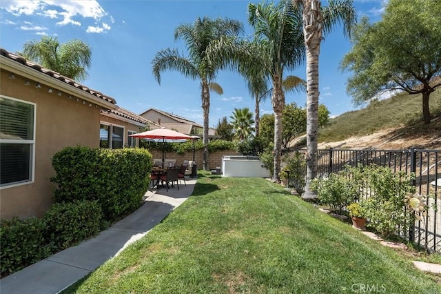 view of yard with a patio