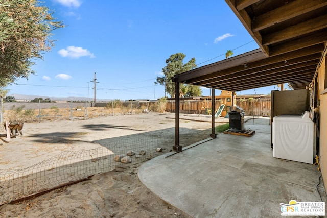 view of patio / terrace with washer / dryer