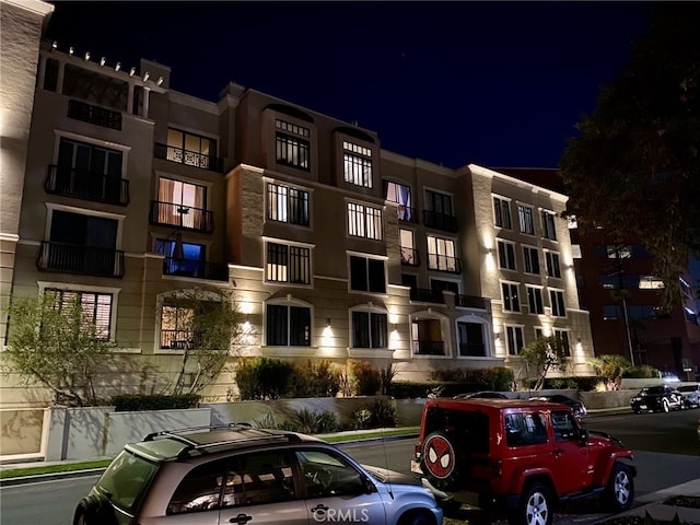 11847 Gorham Ave Unit 403, Los Angeles, CA 90049 - view of property at night