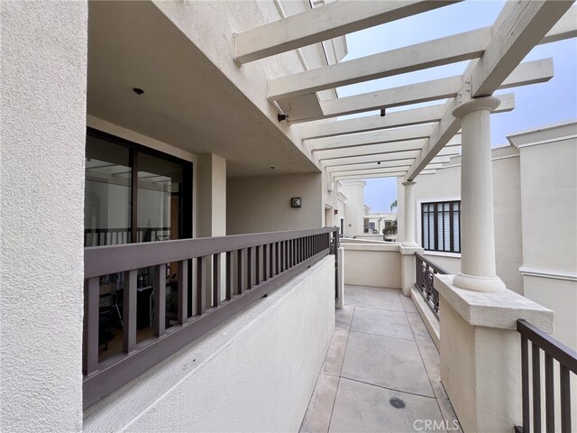11847 Gorham Ave Unit 403, Los Angeles, CA 90049 - balcony with a pergola