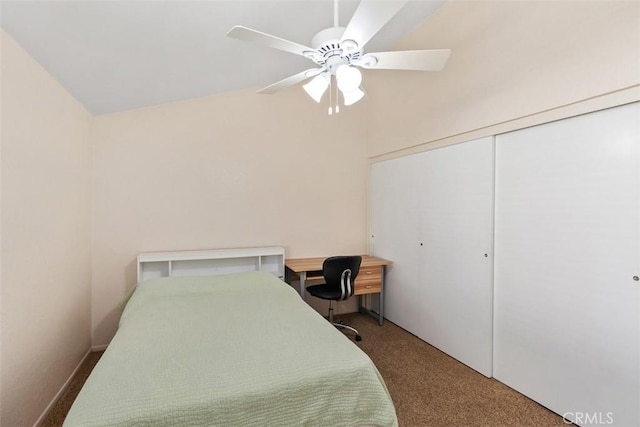 bedroom with carpet flooring, ceiling fan, and a closet