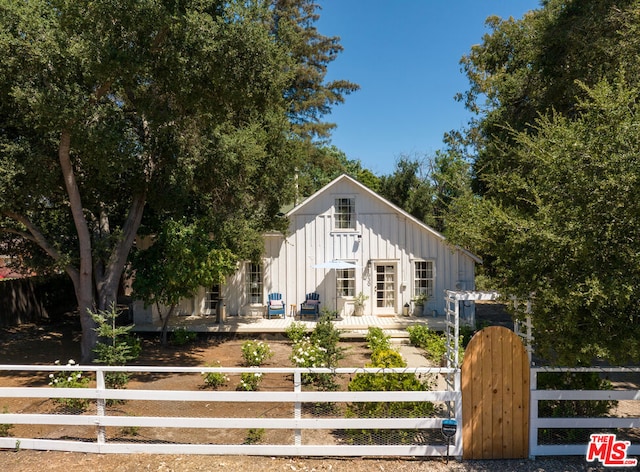 view of front of house