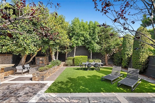 view of yard with a patio