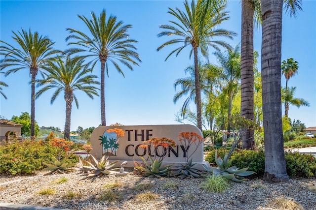 view of community / neighborhood sign